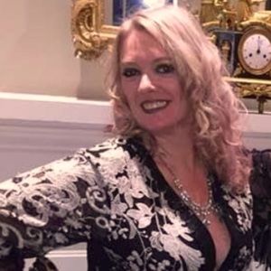 Meet your Posher, Lonisa